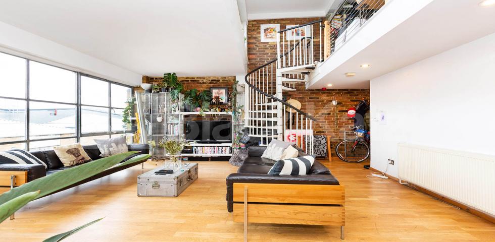 			VIRTUAL TOUR AVAILABLE!, 2 Bedroom, 1 bath, 1 reception Maisonette			 EAGLE HOUSE-EAGLE WHARF ROAD, OLD STREET-SHOREDITCH